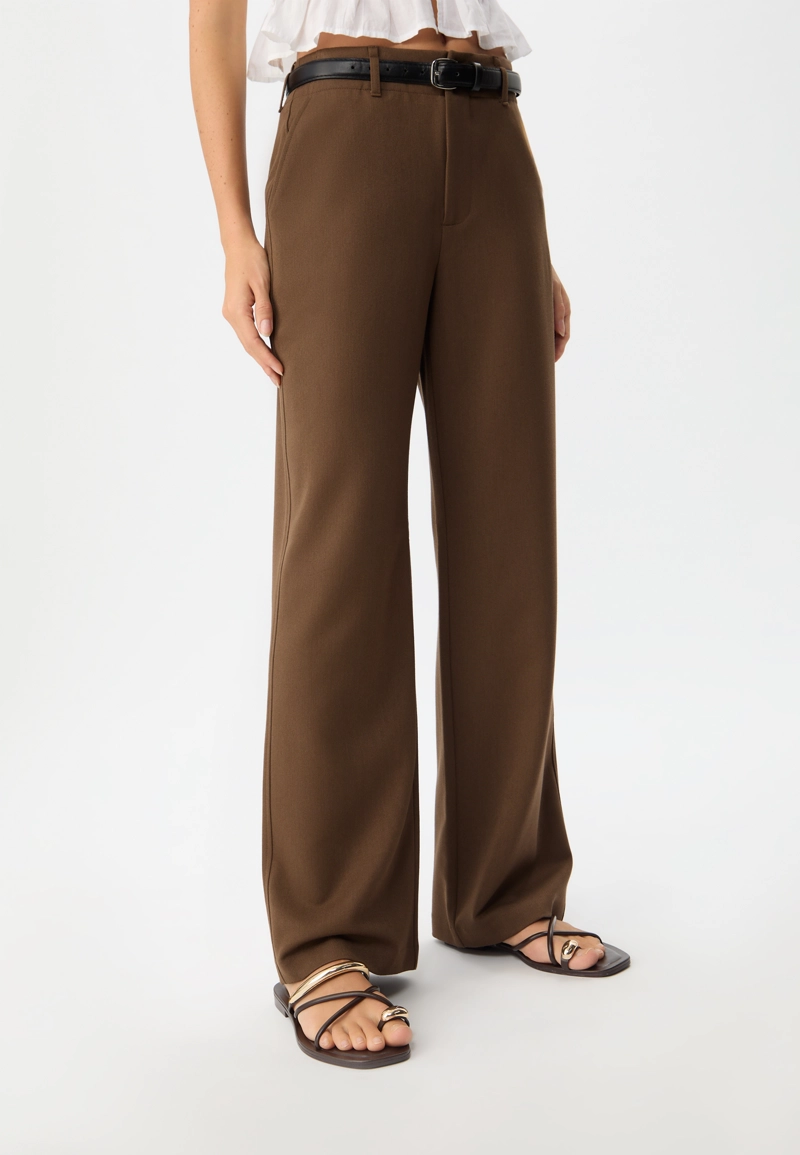 Брюки прямого кроя из струящейся ткани с поясом