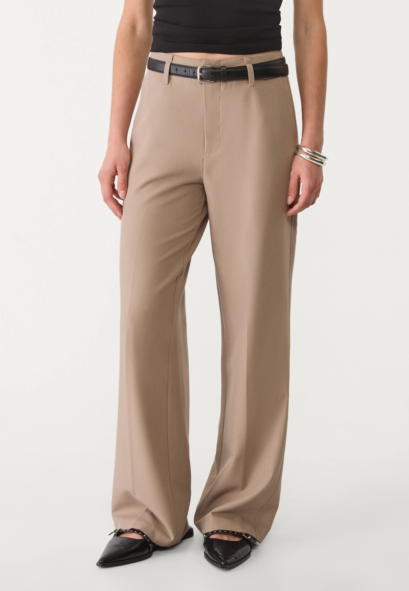 Брюки прямого кроя из струящейся ткани с поясом