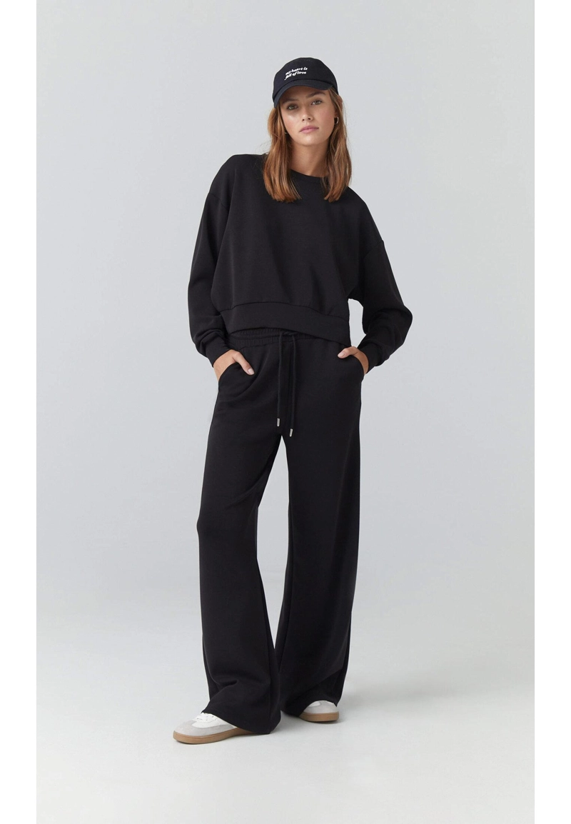 Брюки-палаццо из мягкой ткани