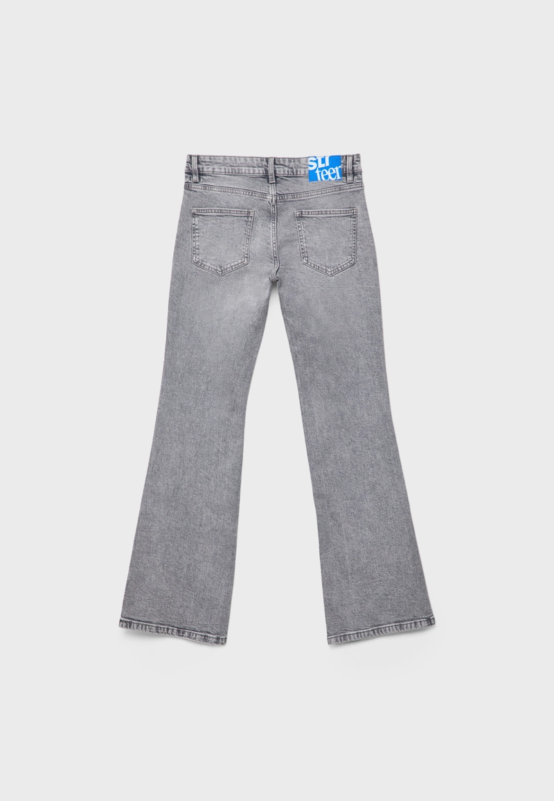 Расклешенные джинсы с низкой посадкой