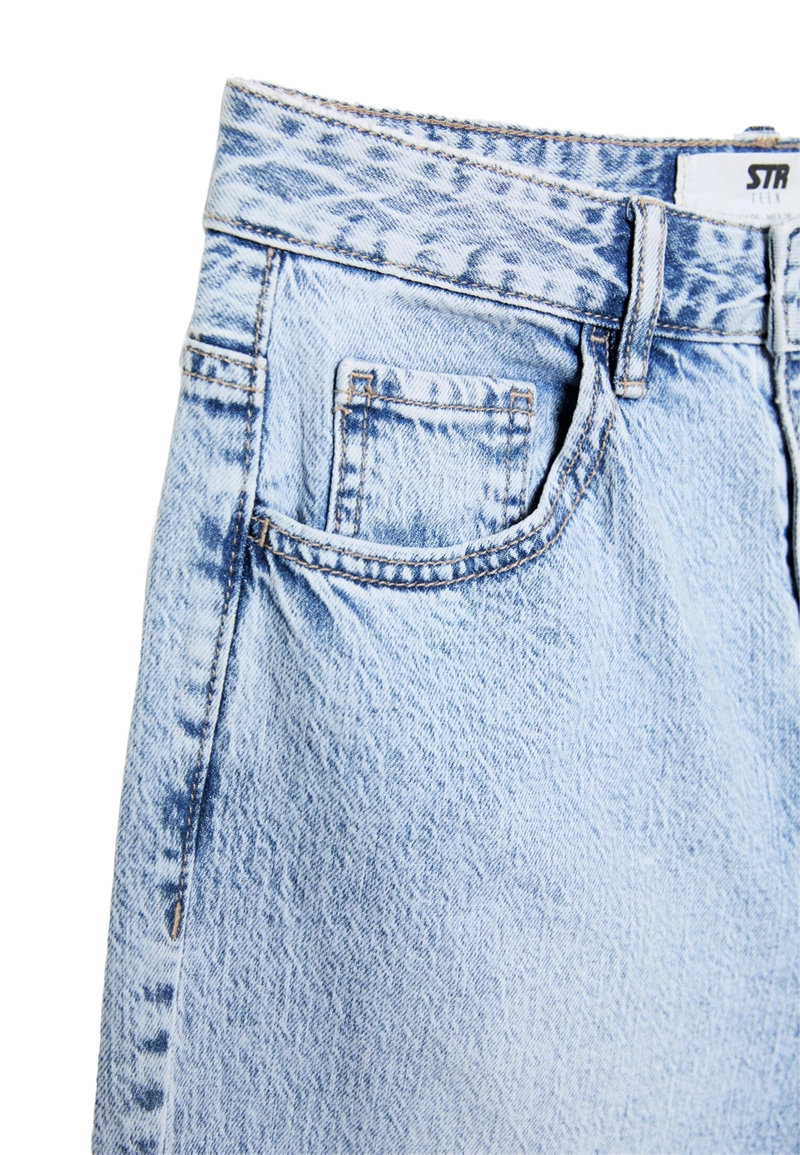 Джинсы прямого кроя с комфортной высокой посадкой