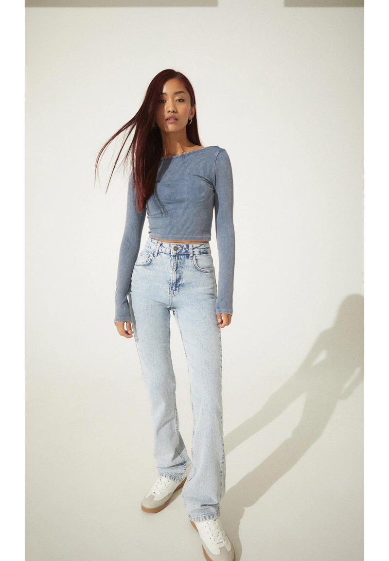 Джинсы прямого кроя с комфортной высокой посадкой