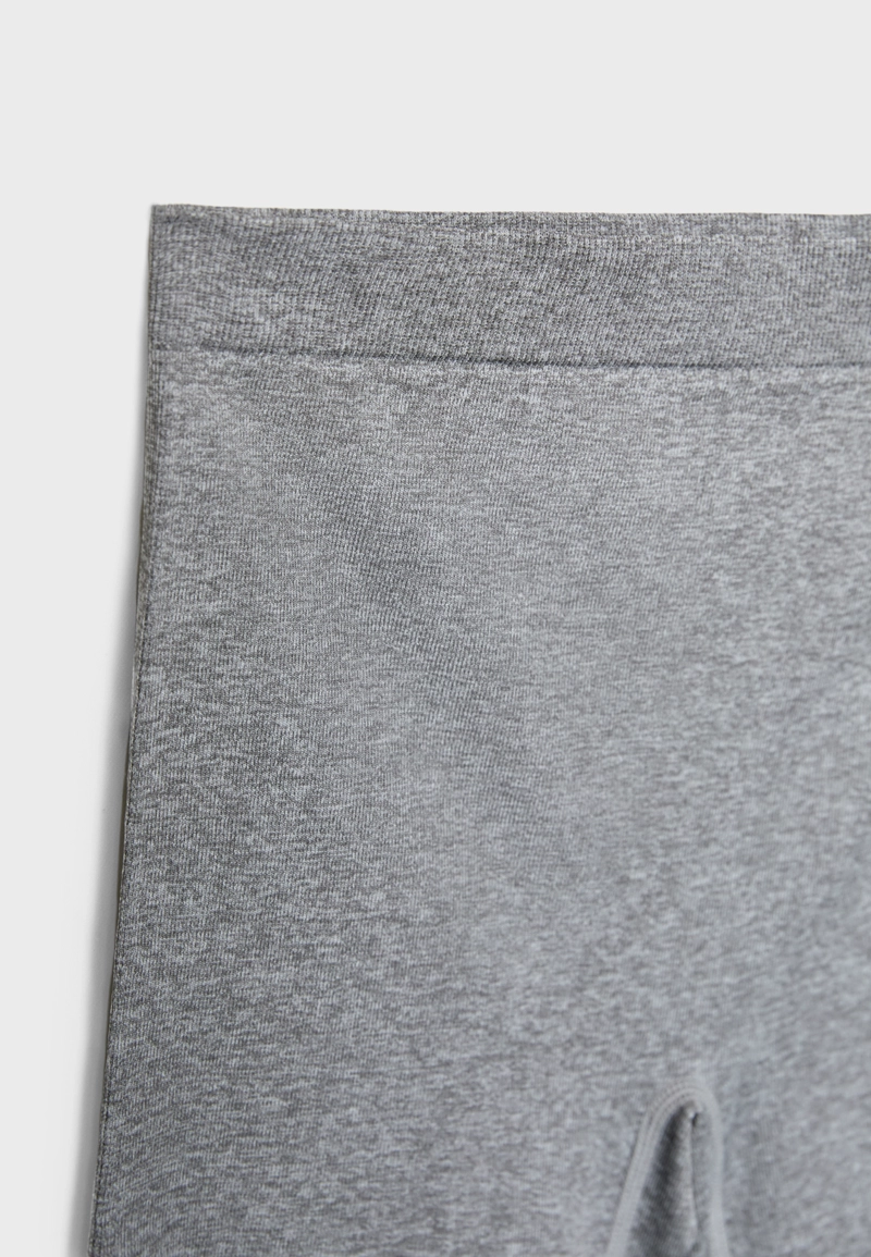 Базовые бесшовные шорты