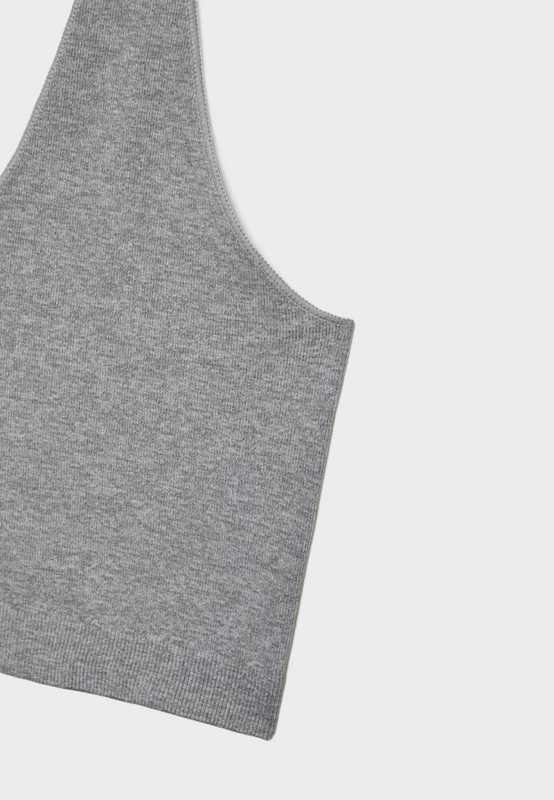 Базовый бесшовный укороченный топ