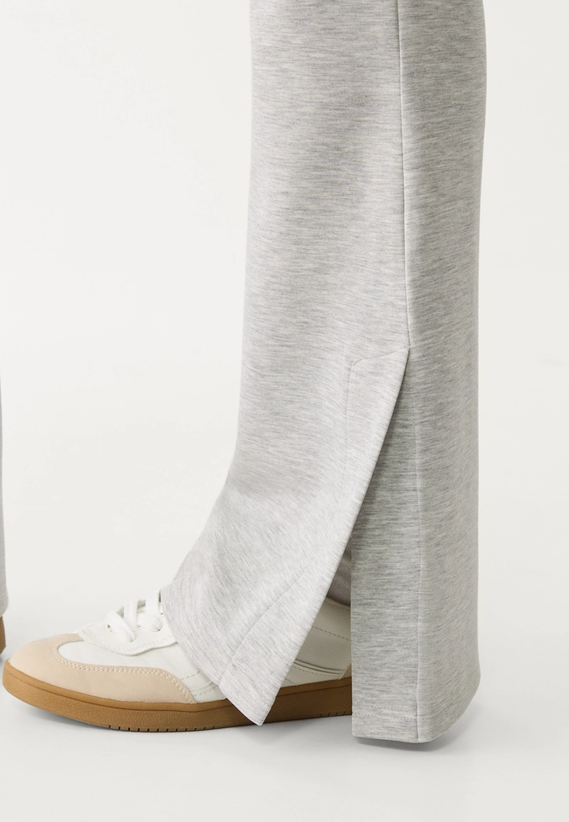 Брюки клеш из мягкой ткани