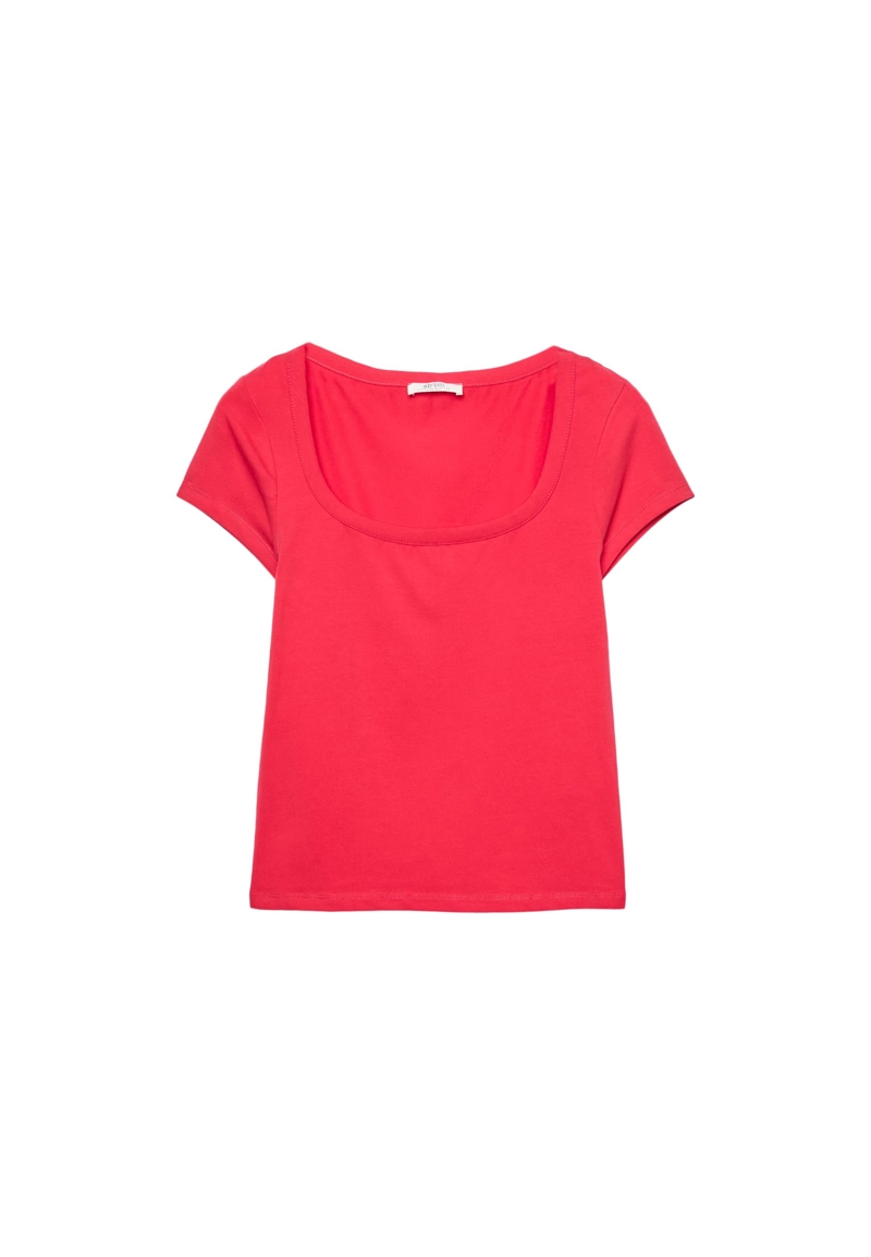 Футболка с квадратным вырезом