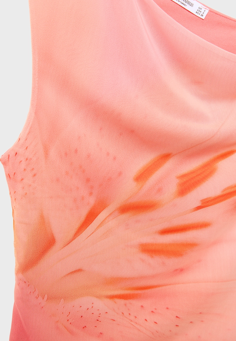 Футболка асимметричного кроя из полупрозрачной ткани с принтом