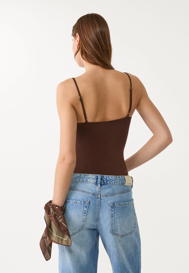 Базовое боди на бретелях