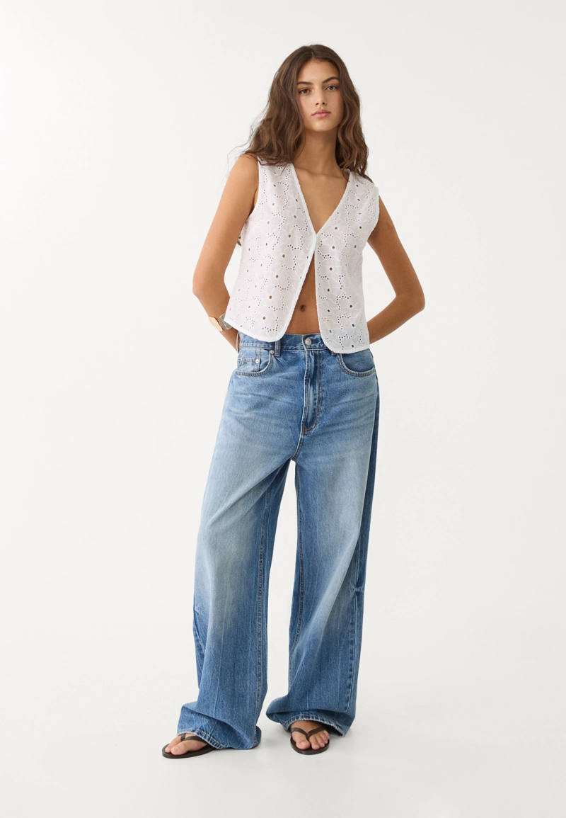 Жилет свободного кроя с вышивкой