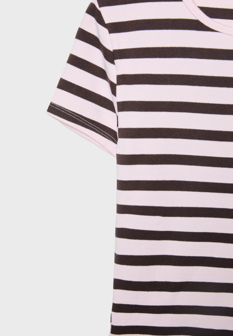 Базовая футболка облегающего кроя в полоску