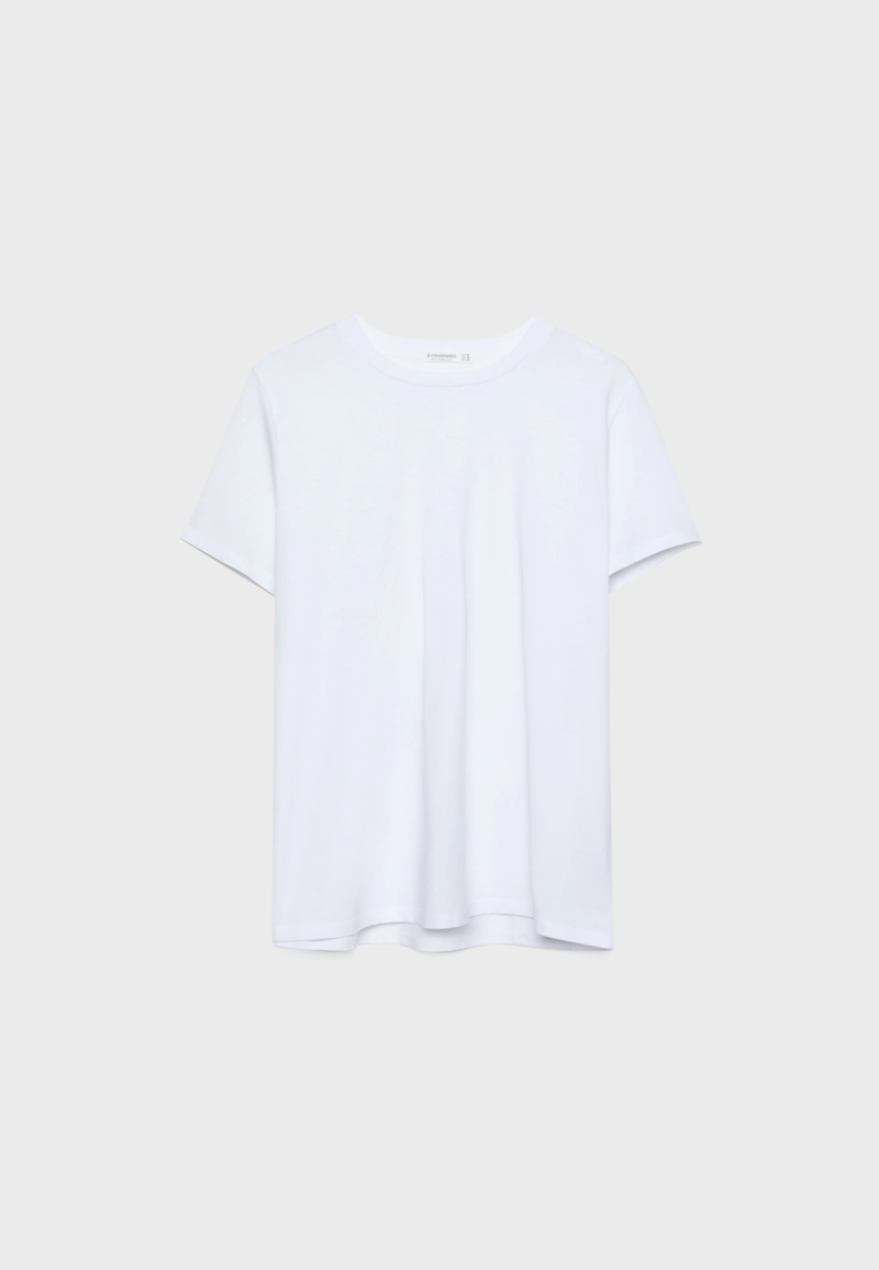 Базовая футболка классического кроя с круглым вырезом