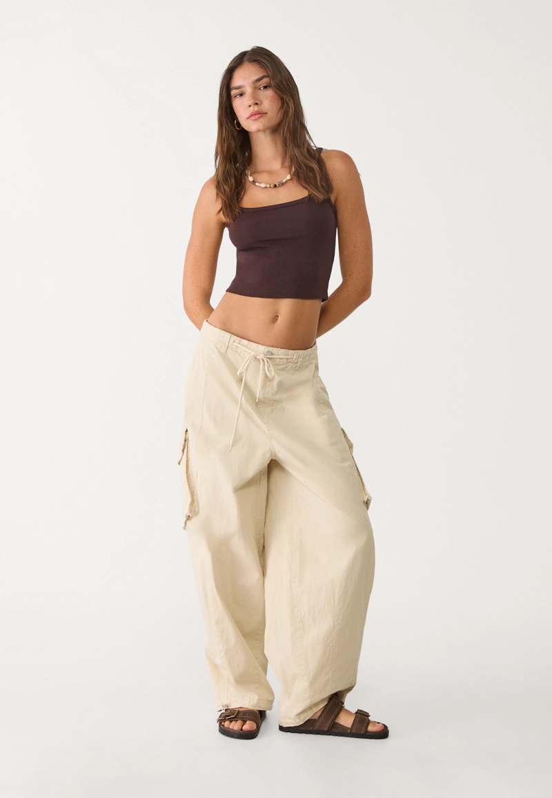 Топ из эластичной ткани на бретелях