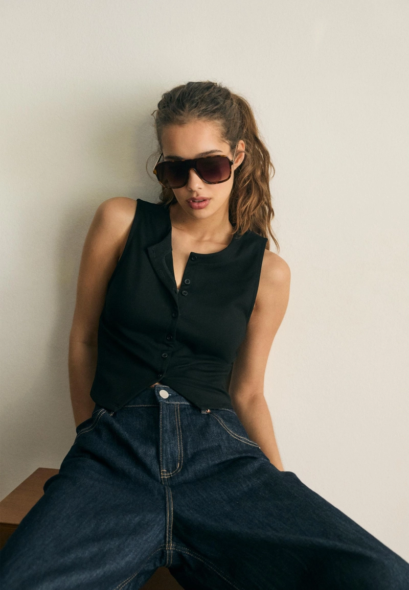 Базовая футболка с пуговицами