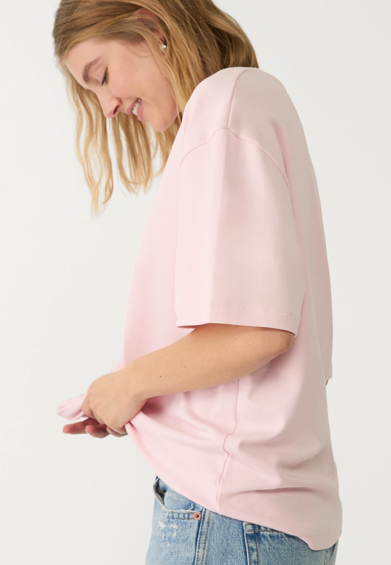 Базовая футболка оверсайз из плотной ткани