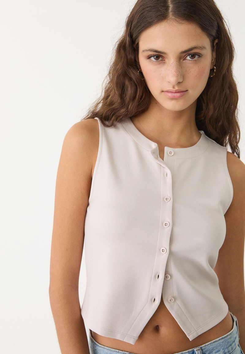 Базовая футболка с пуговицами