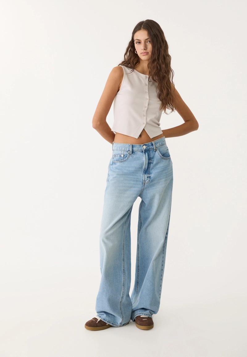 Базовая футболка с пуговицами