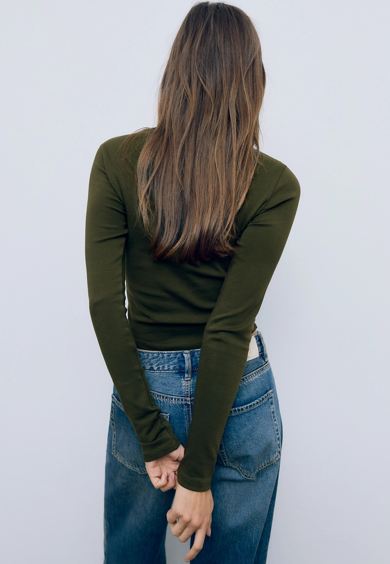 Базовая хлопковая футболка с длинными рукавами