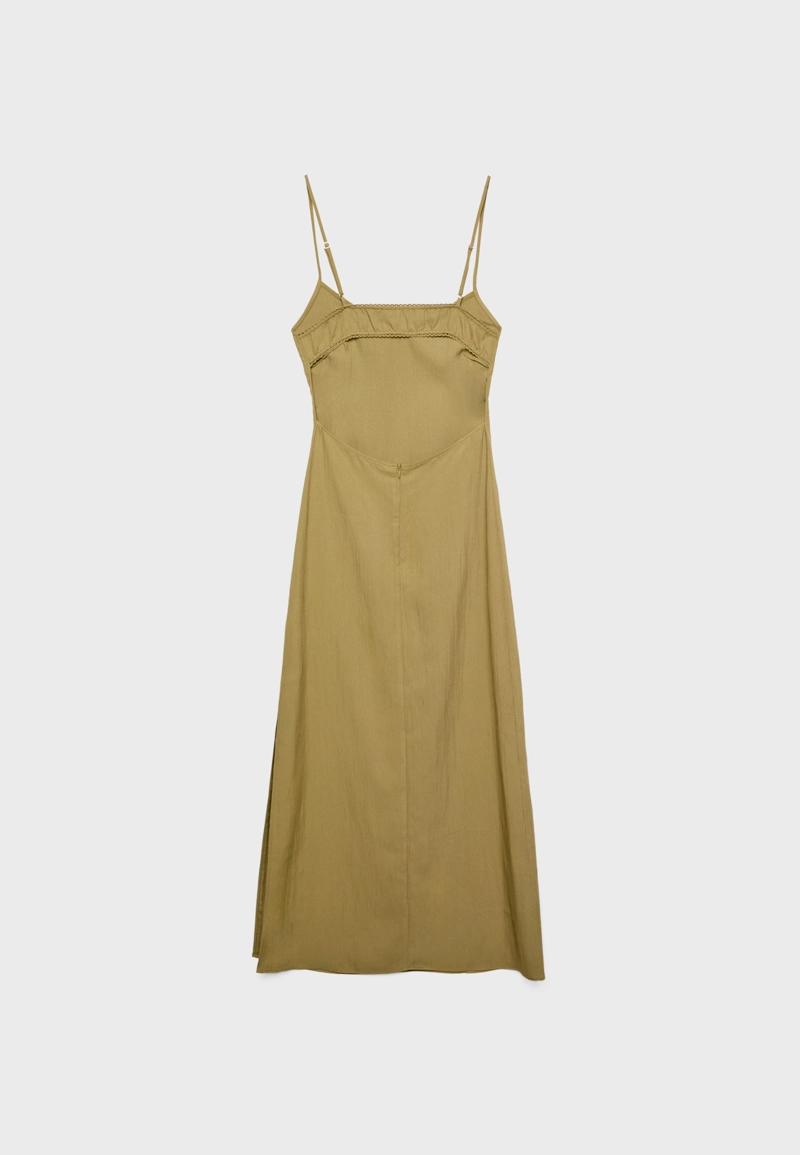 Длинное платье на бретельках с текстурой