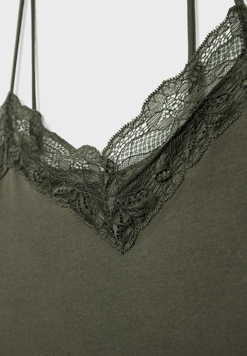 Хлопковый боди с кружевной отделкой