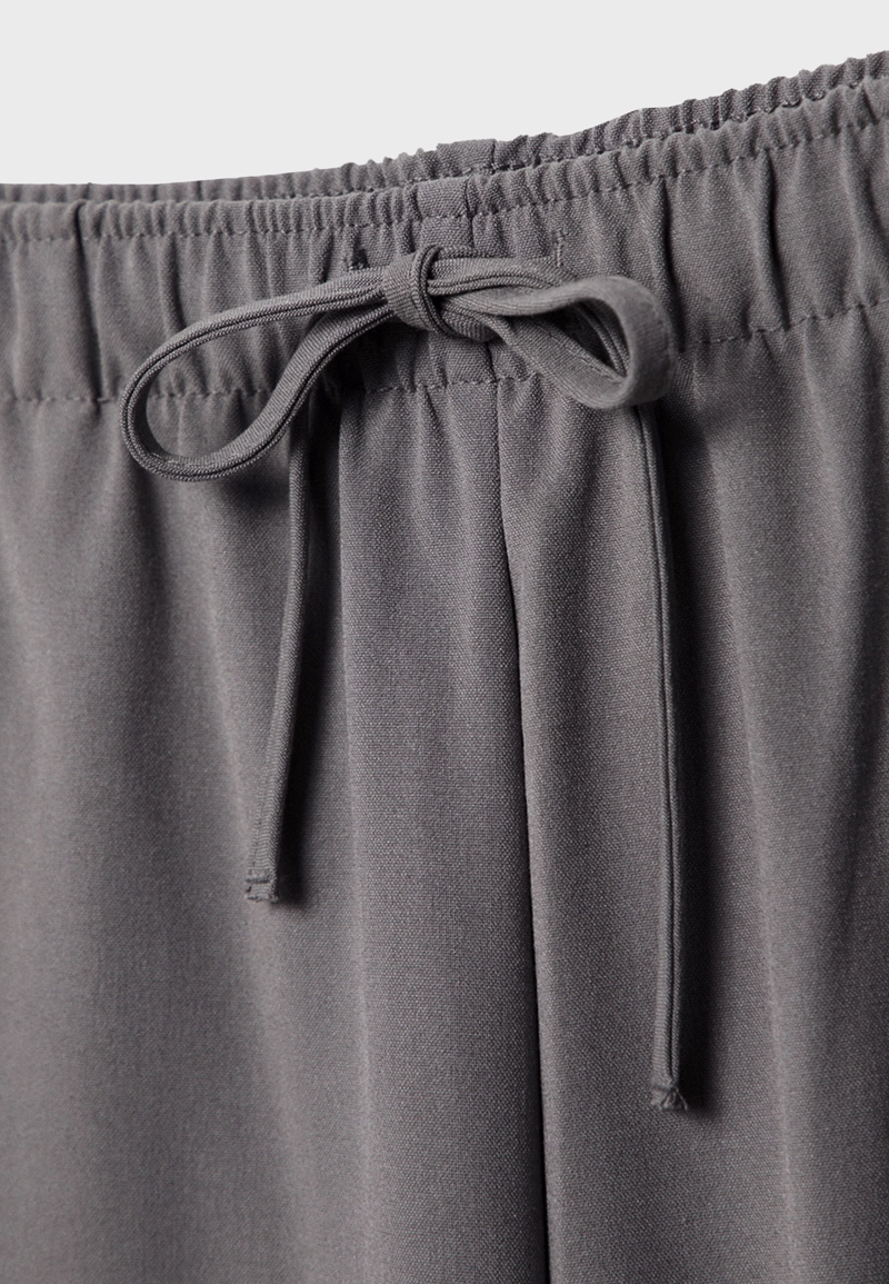 Длинные струящиеся нарядные брюки