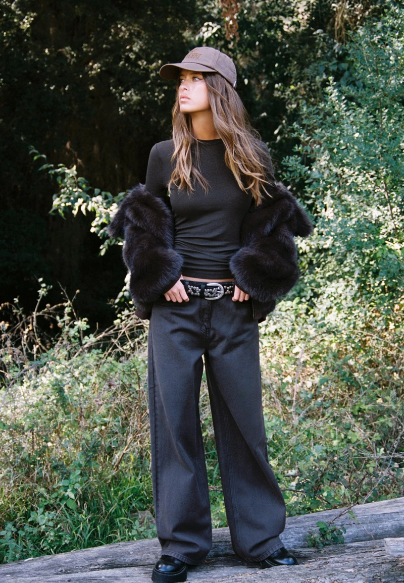 Ремень с заклепками