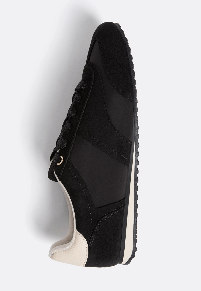 Мягкие женские кеды