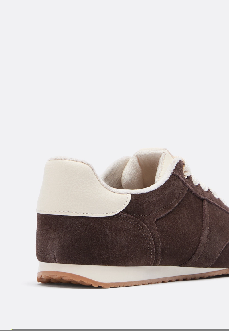 Мягкие кожаные кеды