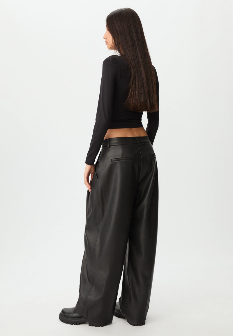 Брюки свободного кроя из искусственной кожи