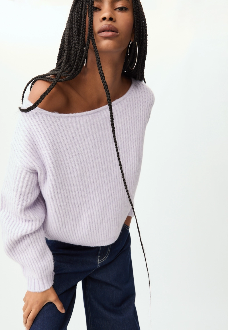 Трикотажный свитер с вырезом «лодочка»