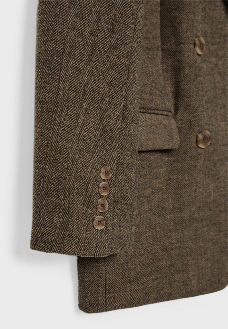 Объемный двубортный пиджак в елочку