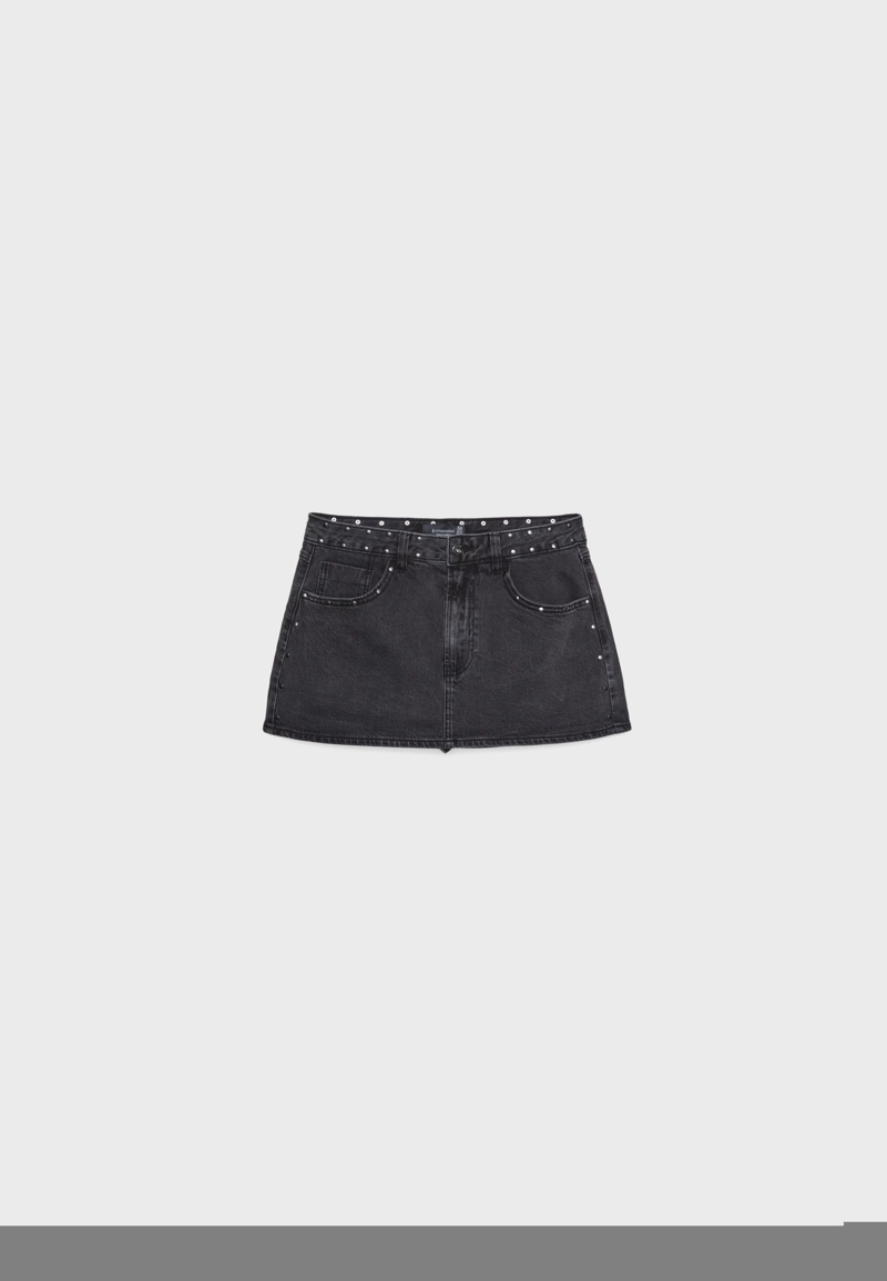 D62 Джинсовая юбка-шорты с заклепками