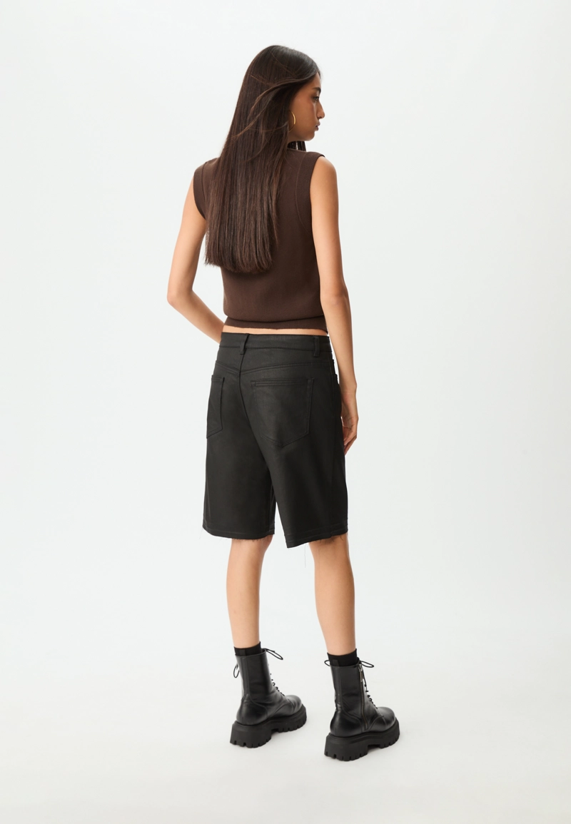 Шорты-бермуды с вощеным покрытием