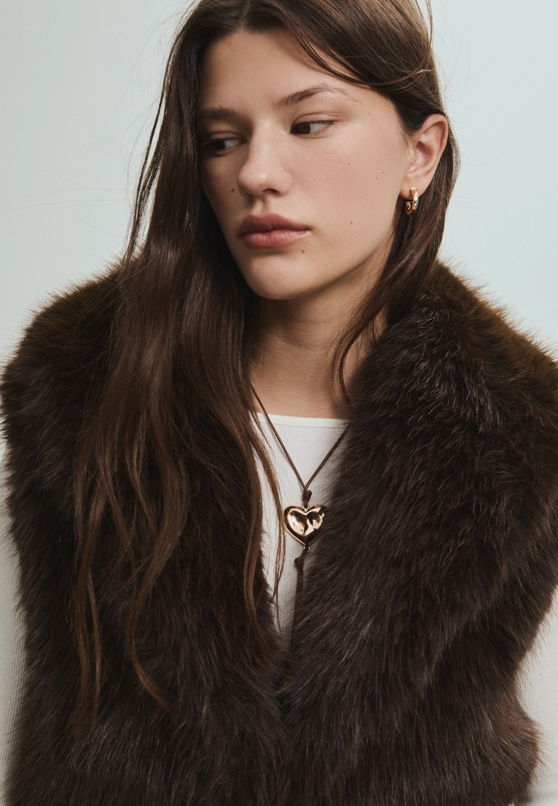 Жилет из искусственного меха