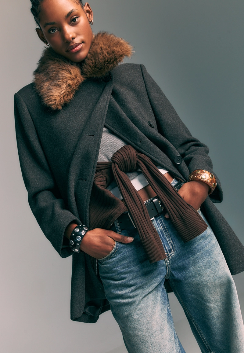 Пальто с воротником из искусственного меха