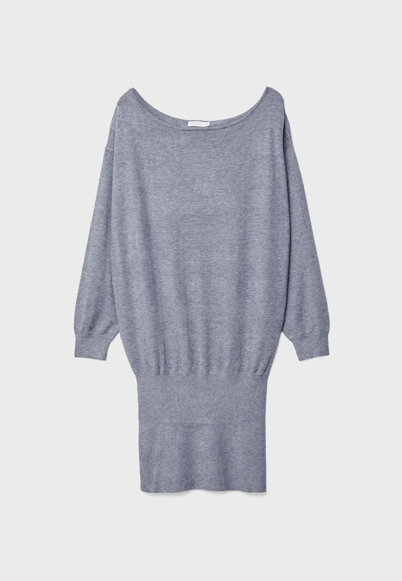 Короткое трикотажное платье с вырезом «лодочка»