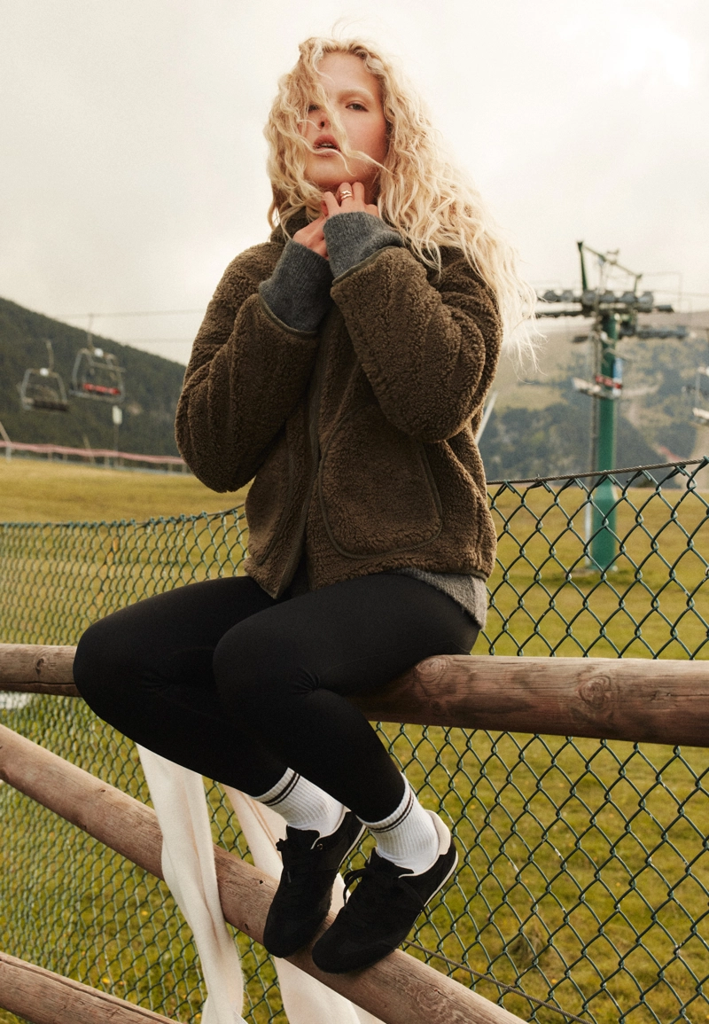 Куртка из искусственной овчины с вельветовыми деталями