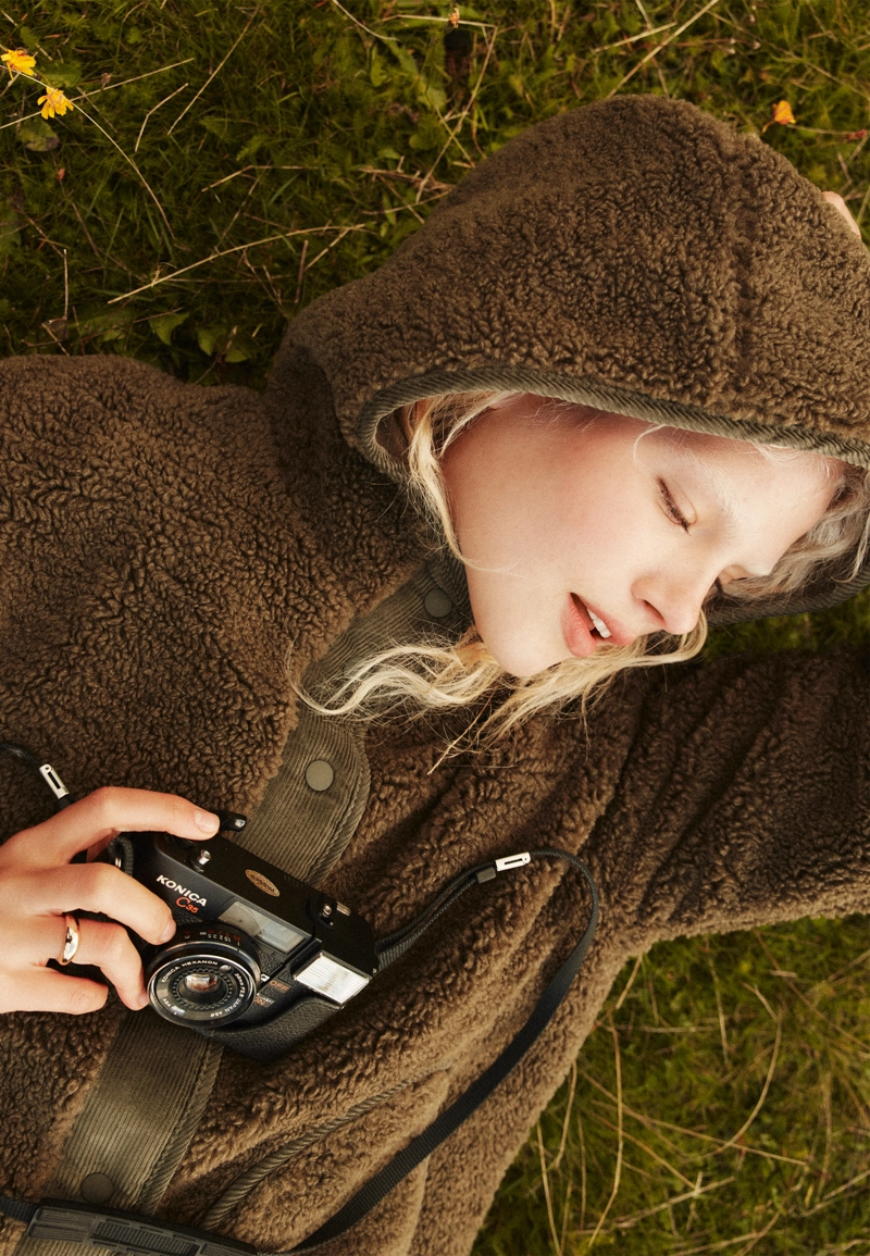 Куртка из искусственной овчины с вельветовыми деталями