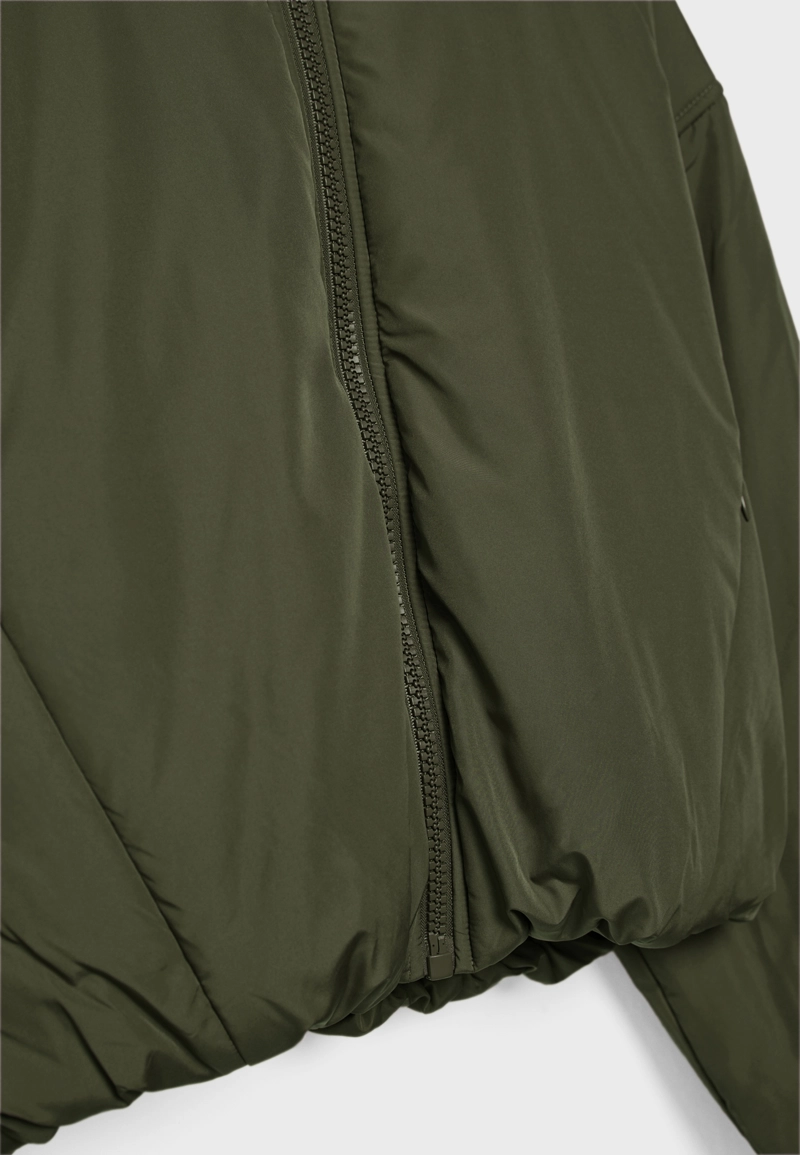 Стеганая куртка-пуховик