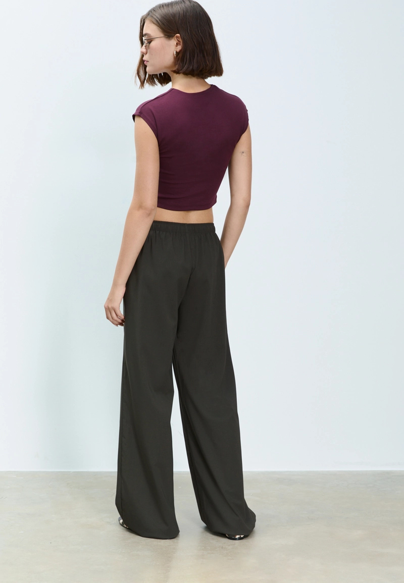 Длинные широкие нарядные брюки