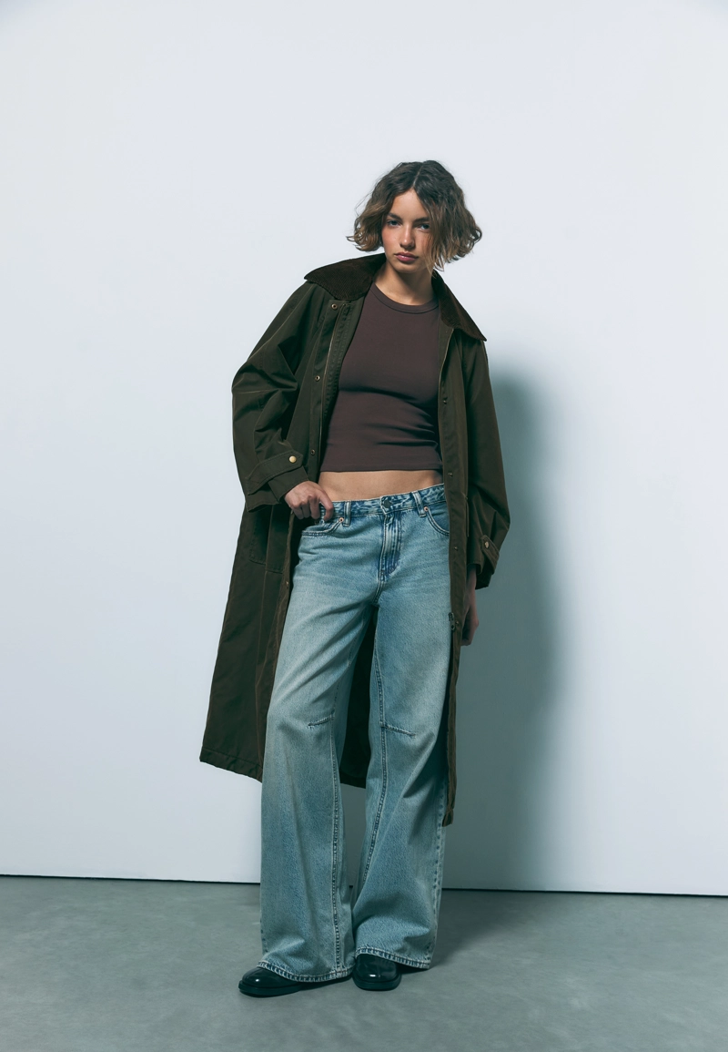 Длинная парка с вощеным покрытием и съемным капюшоном