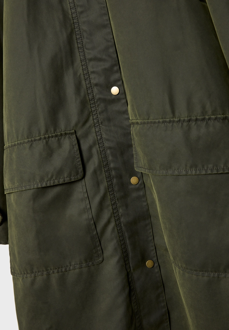 Длинная парка с вощеным покрытием и съемным капюшоном