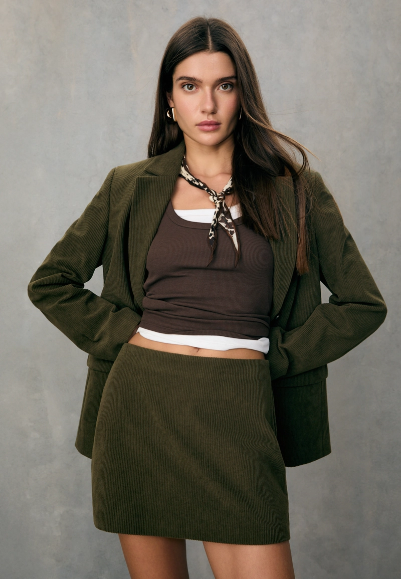 Вельветовый пиджак прямого кроя