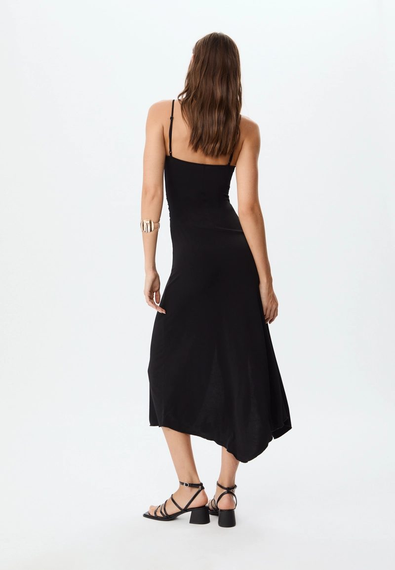 Длинное кружевное платье