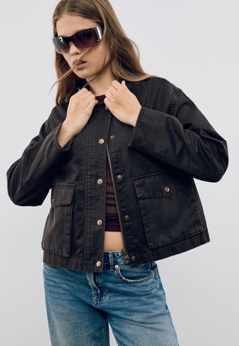 Короткая комбинированная парка с вощеным покрытием