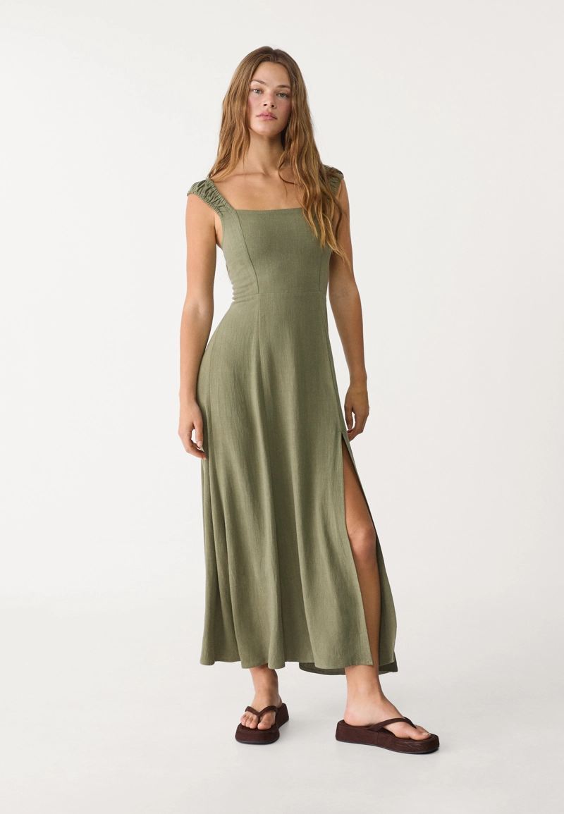 Струящееся платье миди с перекрестной спинкой и льном