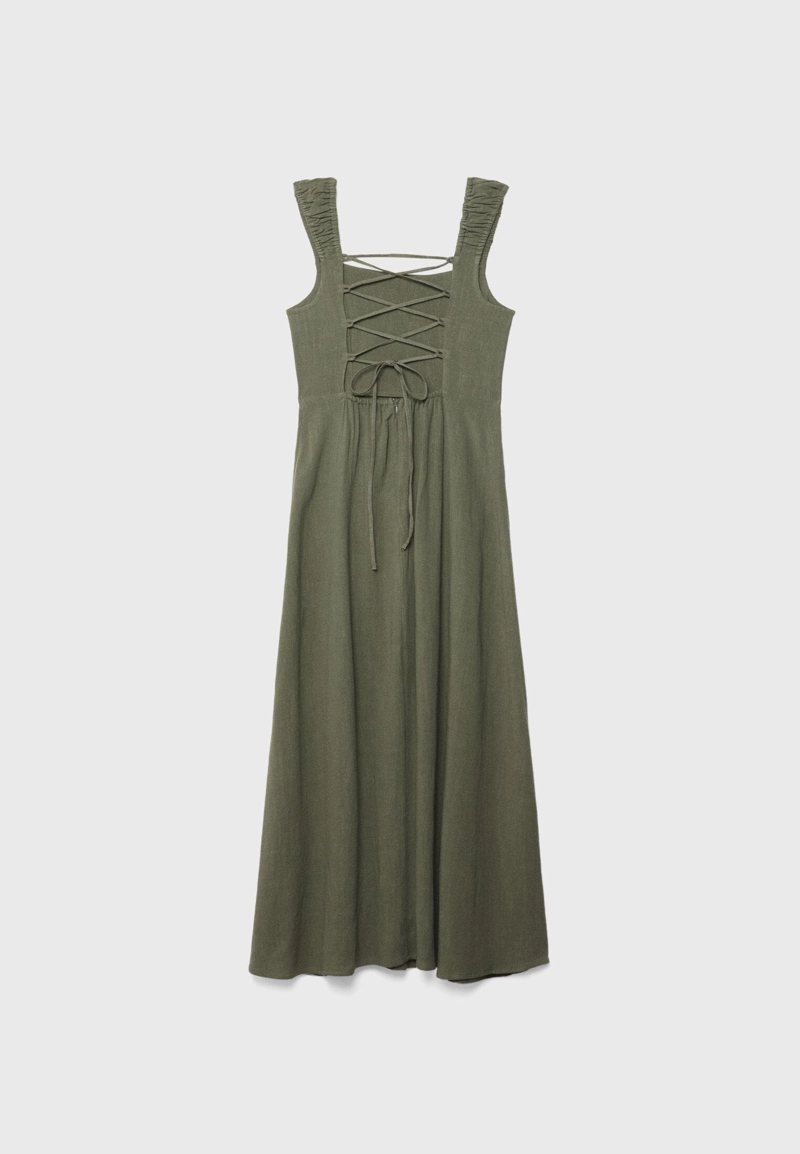 Струящееся платье миди с перекрестной спинкой и льном