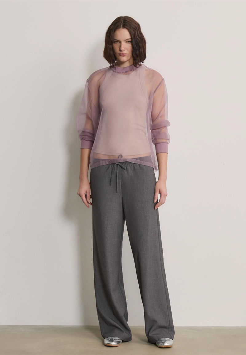 Длинные струящиеся нарядные брюки