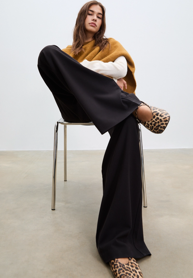 Длинные струящиеся нарядные брюки