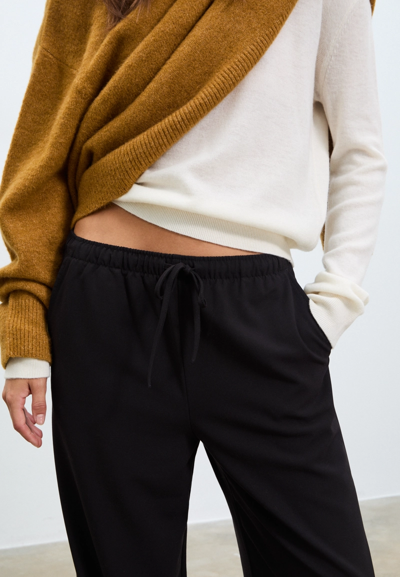 Длинные струящиеся нарядные брюки