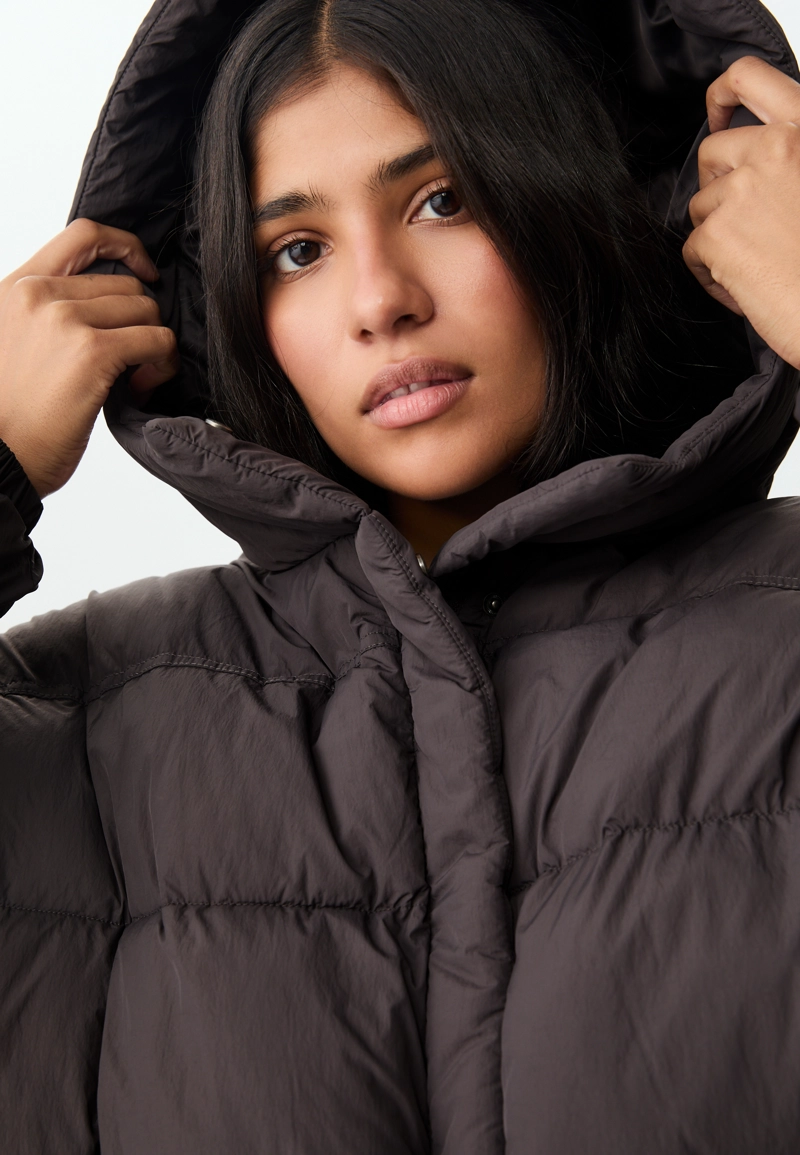 Стеганая куртка с капюшоном